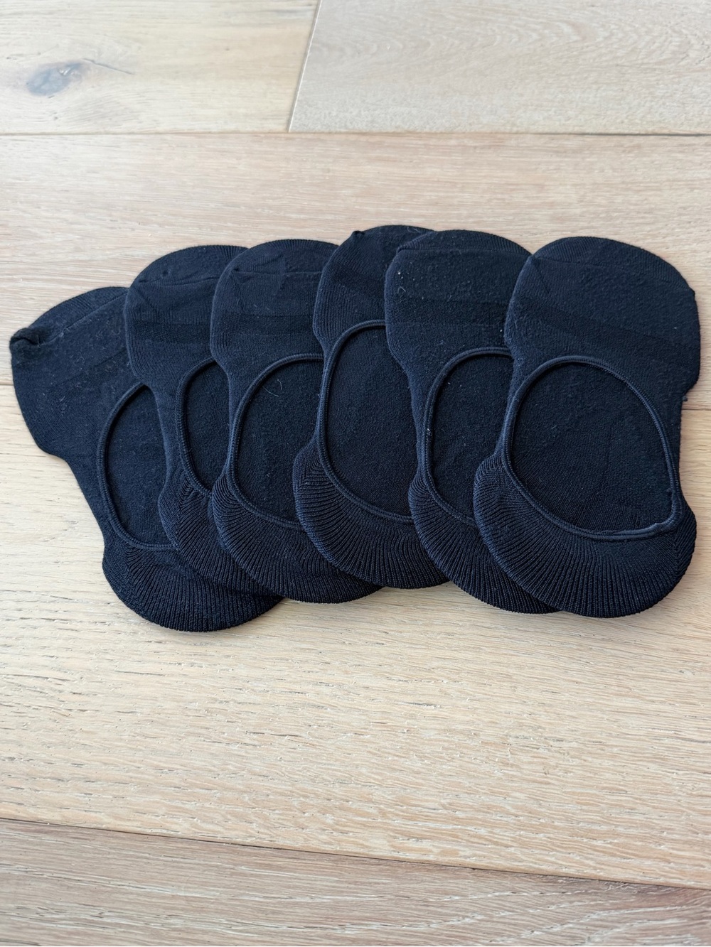 NEW- 6 pack Black No Show Socks